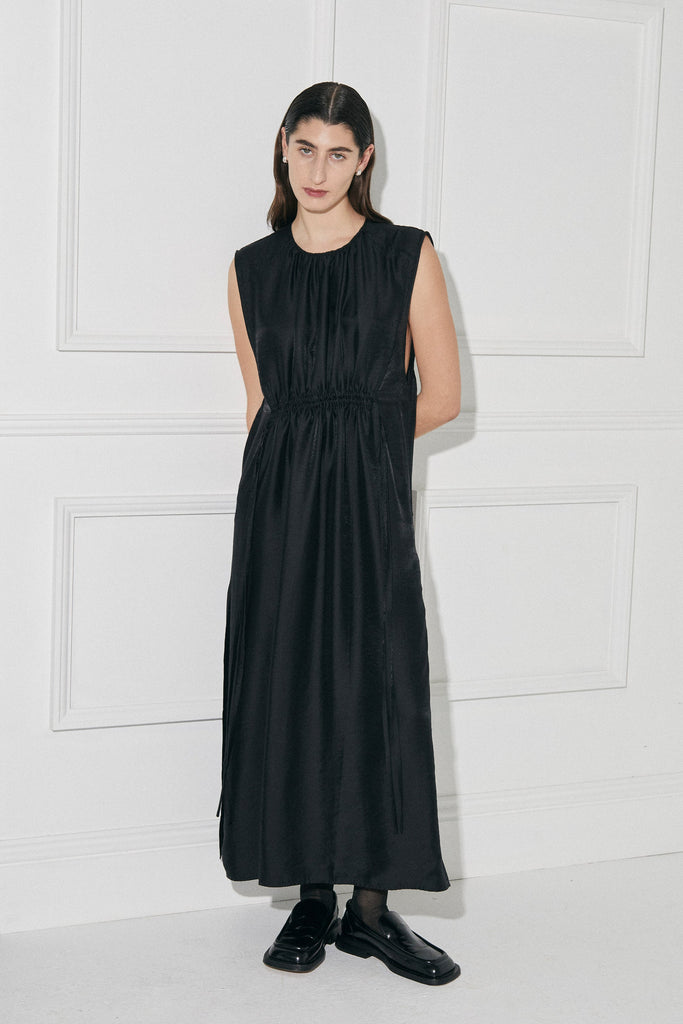 The Facile black maxi dress in Lyocell by Australian designer PALMA MARTÎN . The perfect day-to-night dress. 